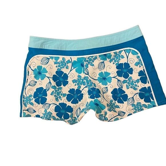 Lilly Pulitzer White Turtle Roll Board Shorts Blue Floral & Turtle Print Size 2 - Picture 2 of 4